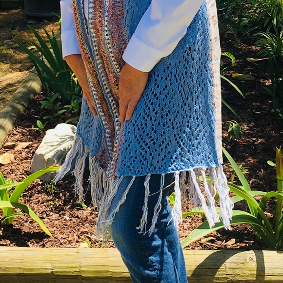 NWOT SWEATER VEST $5 - Picture 5 of 7